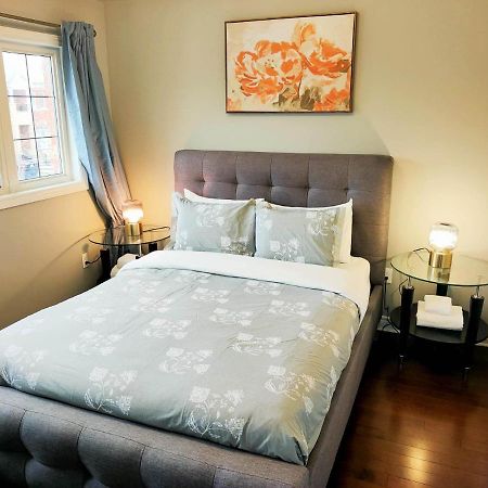 Affordable Room With Free Parking In Newmarket On Esterno foto