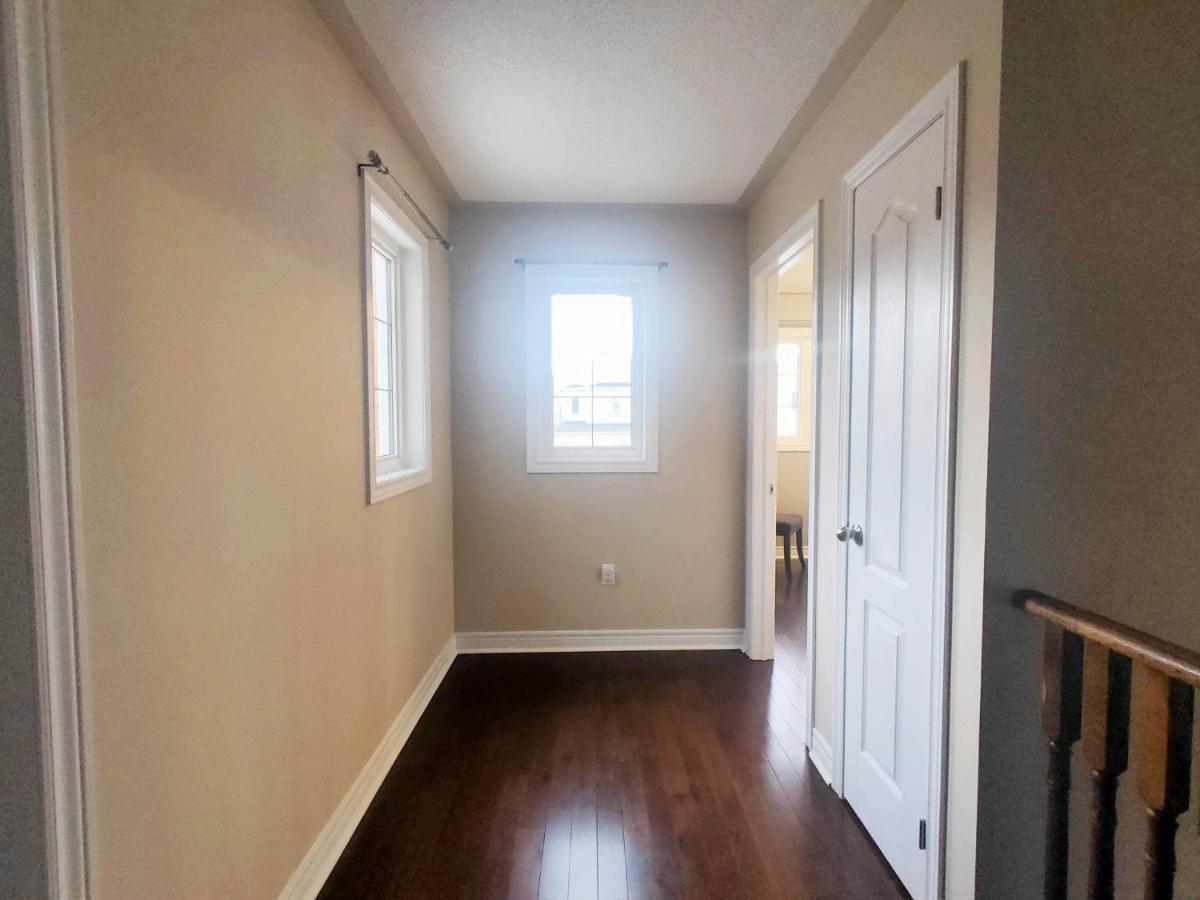 Affordable Room With Free Parking In Newmarket On Esterno foto